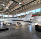 Още два изтребителя F-16 пристигнаха в авиобаза 